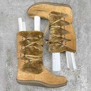 2000s tan and brown snow suede boots with faux fur trim and side laces